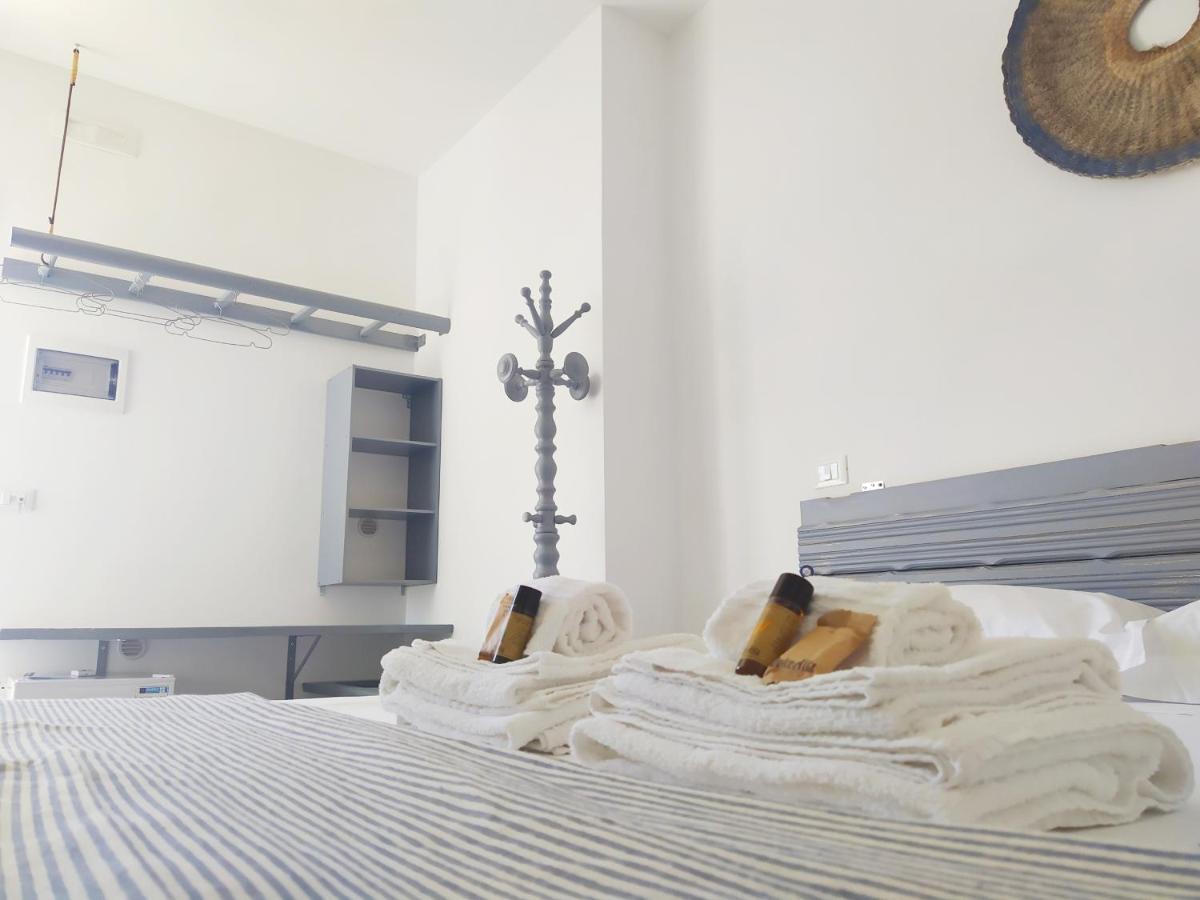 Li Perrini Boutique B&B Acquarica Luaran gambar
